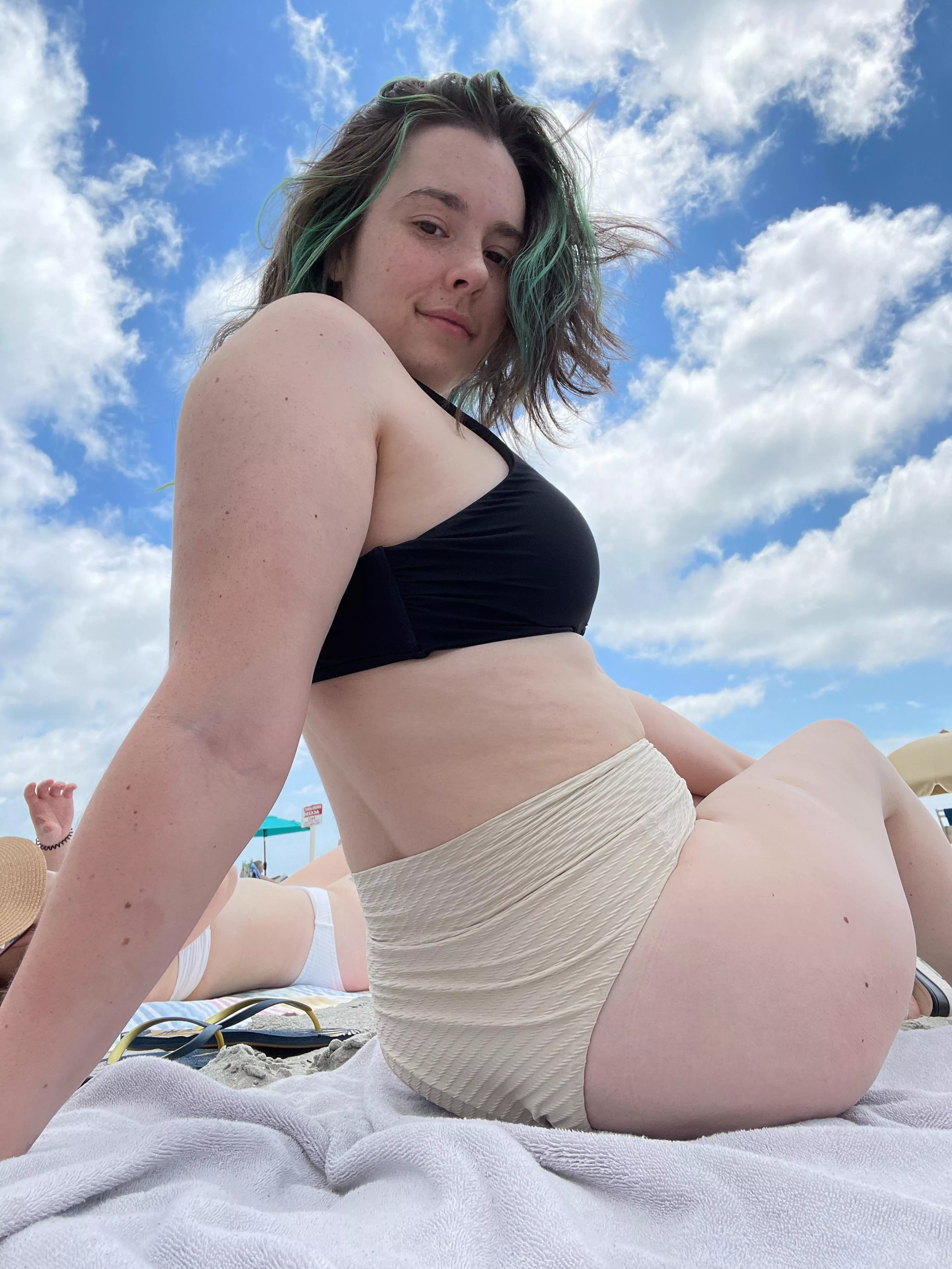 I love the 2 freckles on my butt 😋