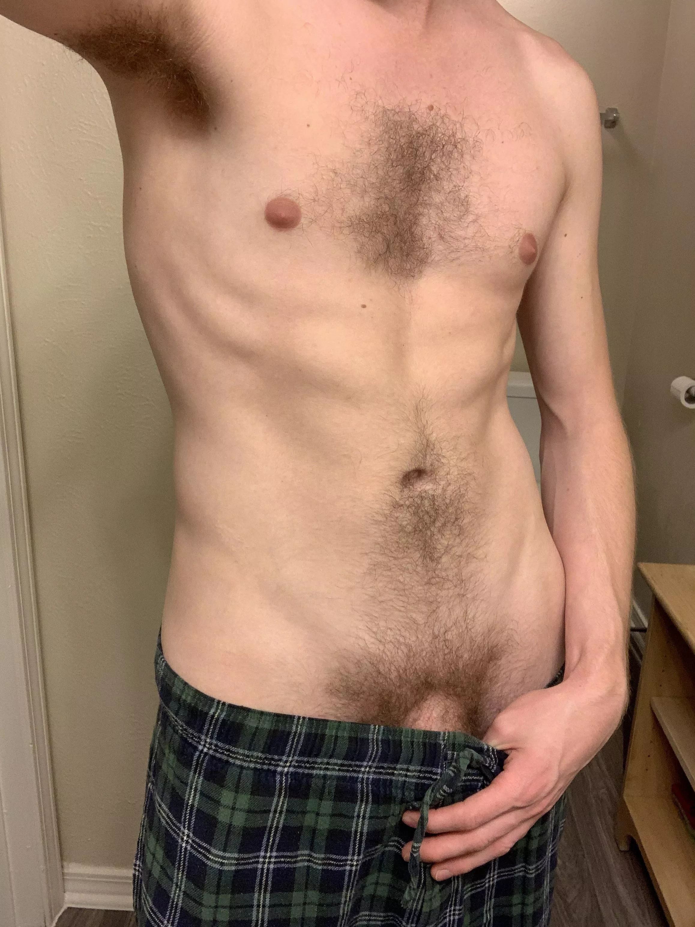 I think my pajamas are slipping down 😳