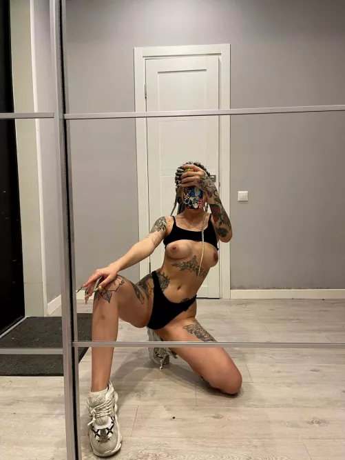 I used to hide my body but fuck it I’m hot as fuck