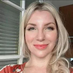 I’m in search of a submissive slave who is respectful, honest and will never doubt or argue with my decision, don’t bother texting me if you’re stubborn and disobedient