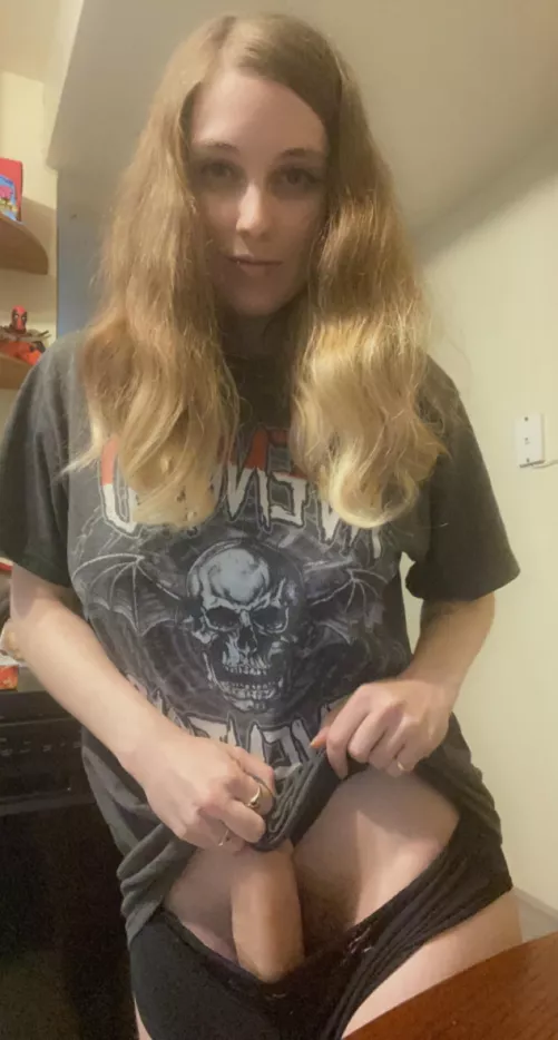 It’s night so you know I’m excited… The darkness takes over 🖤