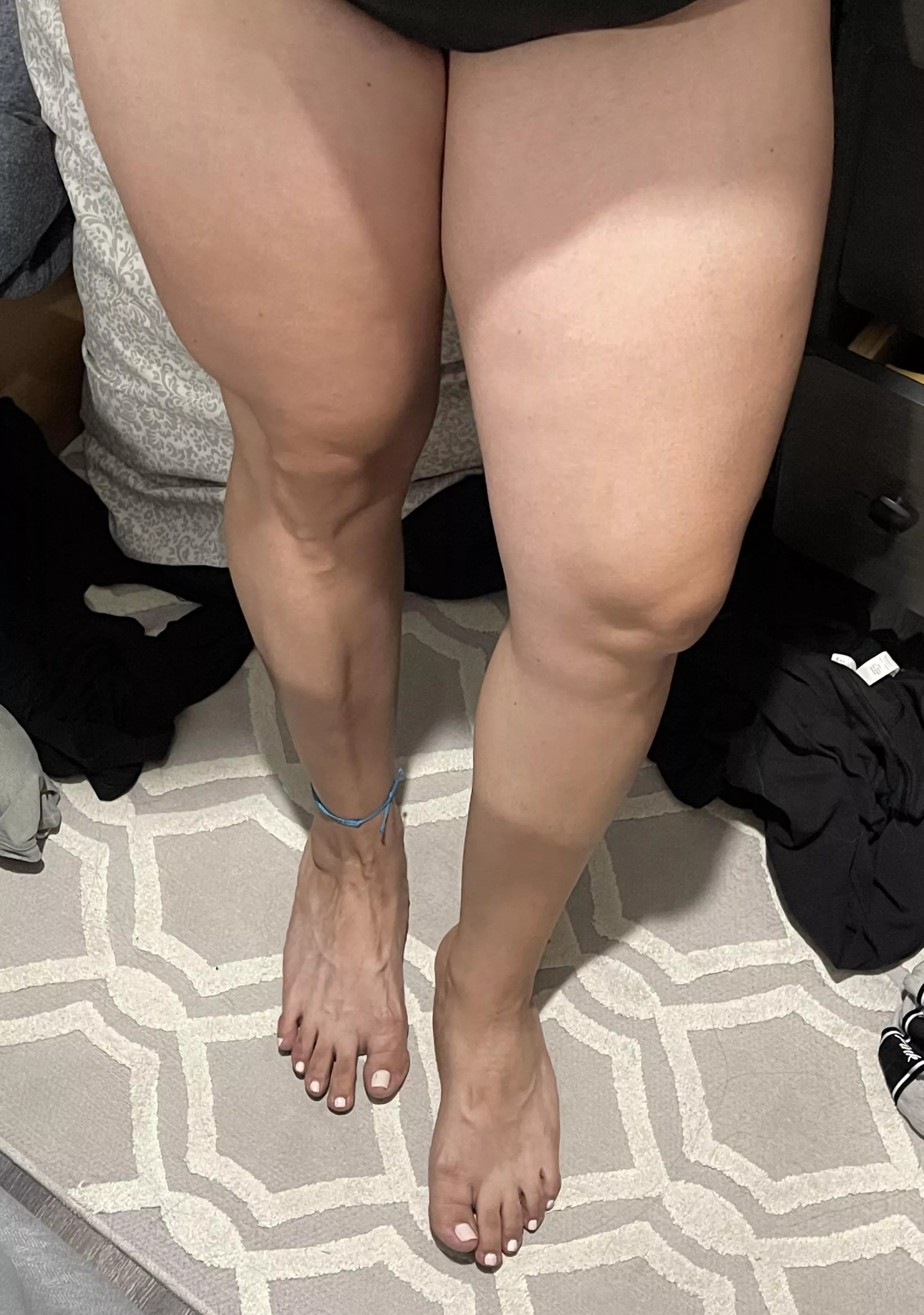 Just showing off some legs before I go to work hehe 🙃