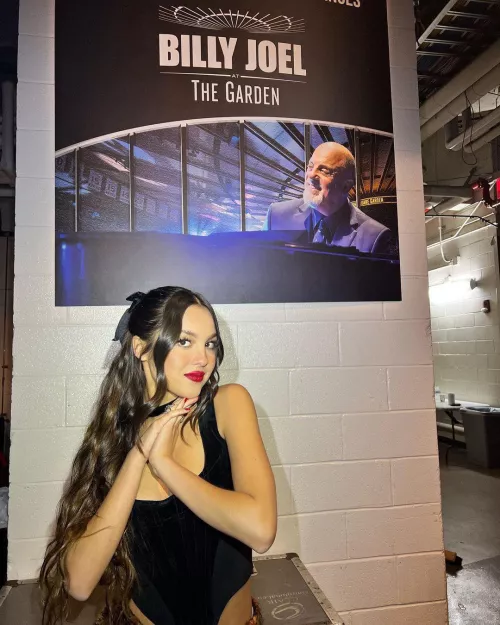 Olivia Rodrigo has me rock hard need a bud to make me blow my load for her