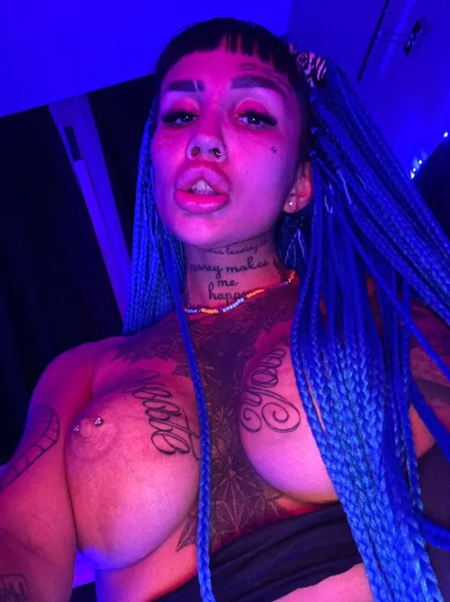 The kind of girl that would wear a butt plug to dinner with your parents