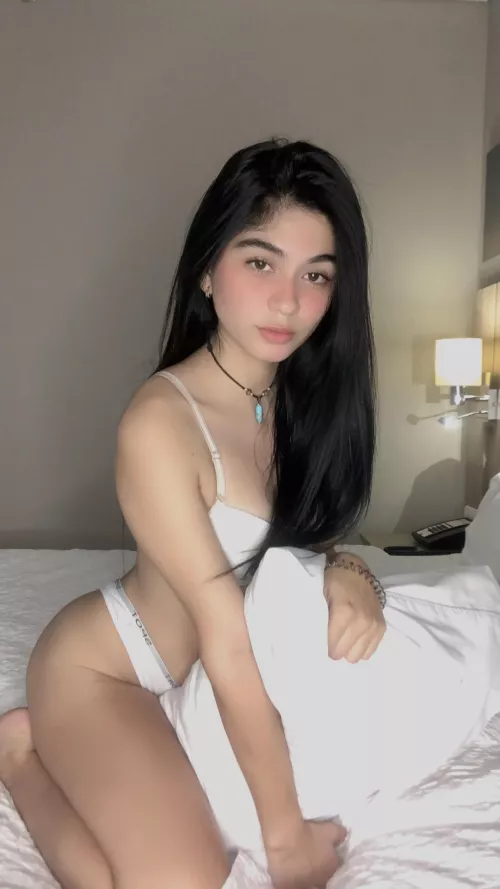 Who’s trying to spoil me tonight ??? [F]19