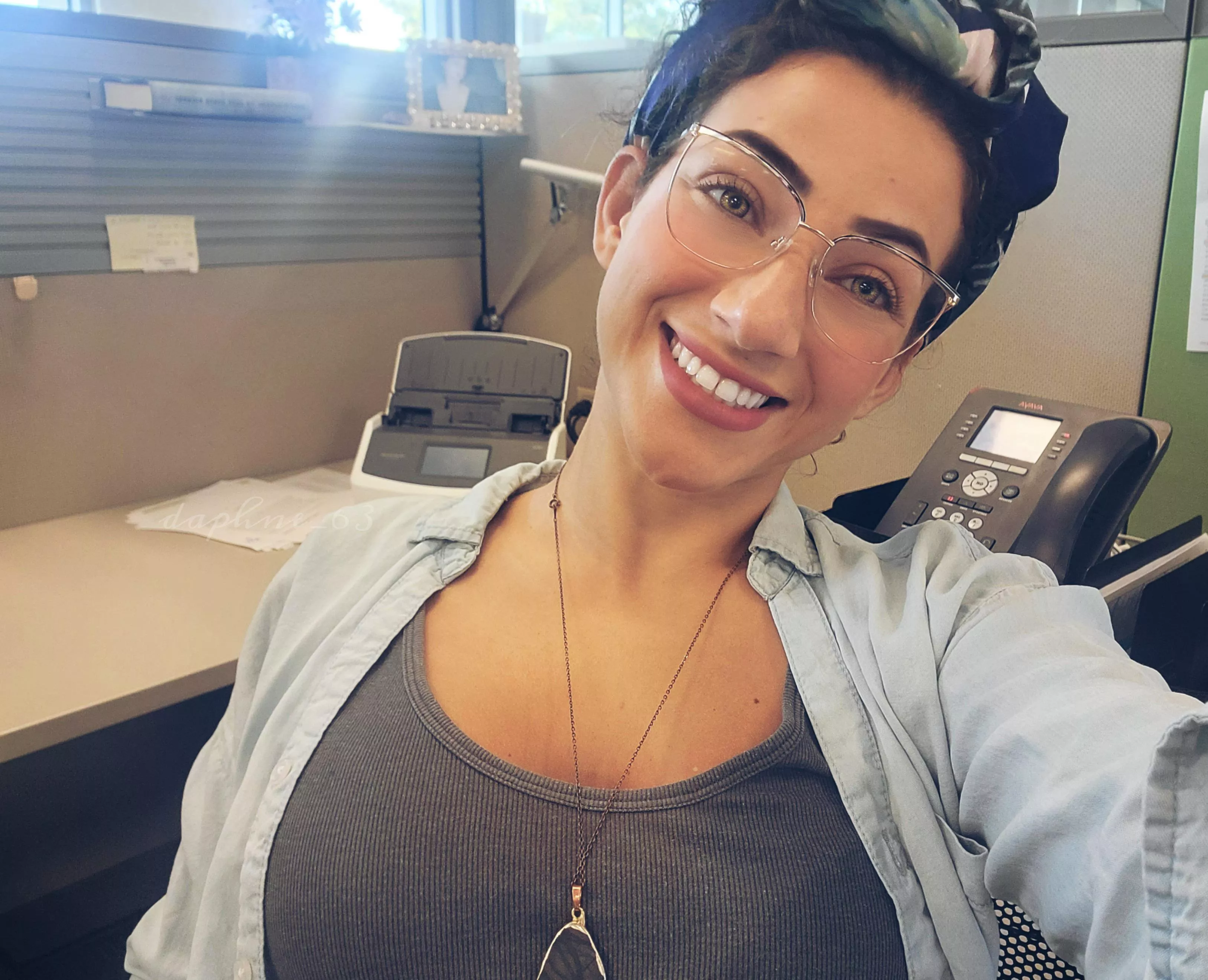 your friendly scientist mom on duty today- long hours, but oh so worth it 👌 have a wonderful Monday everyone