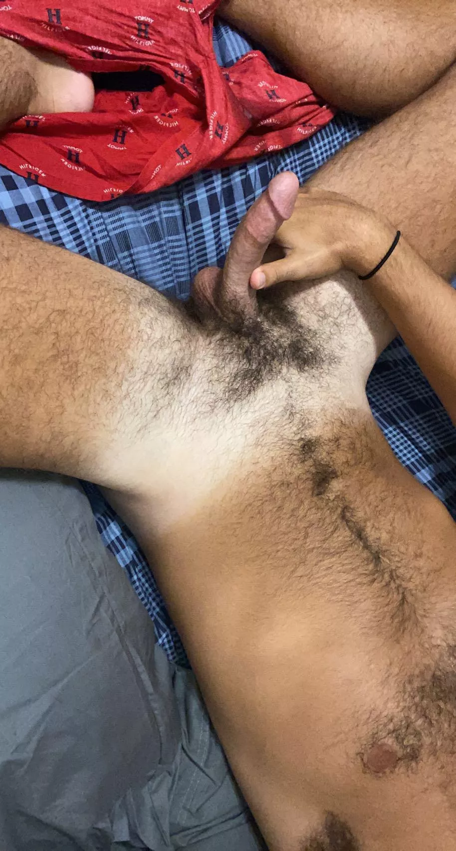 (20) I get so fucking horned up when I’m at college but I wanna fuck a dude