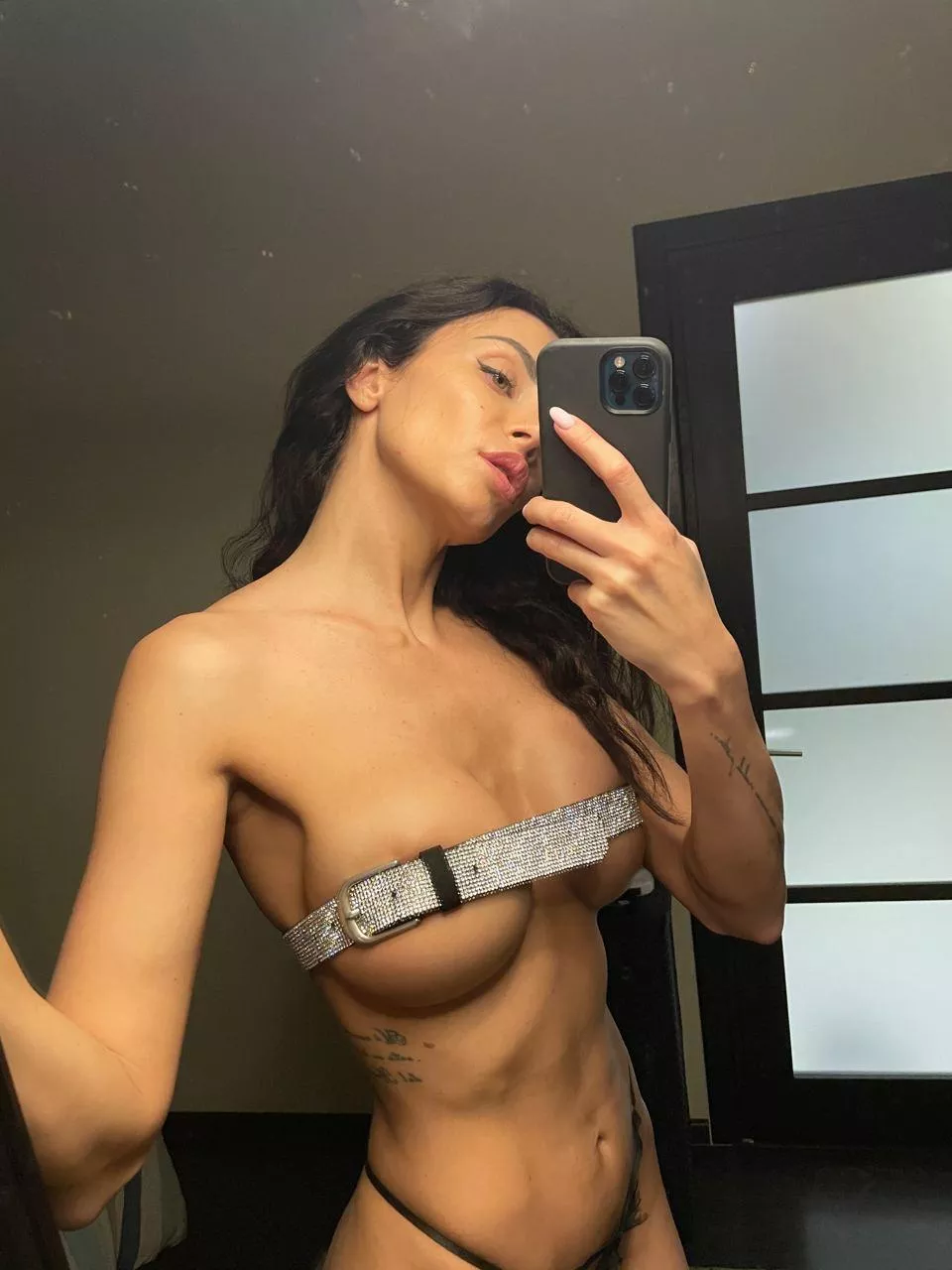 All it takes to be in a good mood. It's to see me without my clothes on.