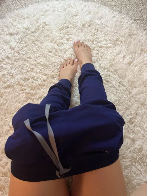 Come play with me while I’m on break baby😏