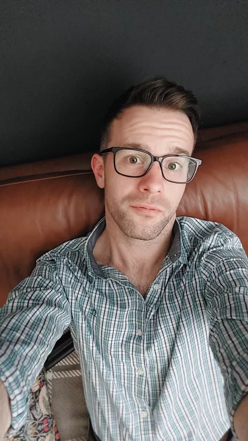 Have you even had a haircut if you don't take a pic?