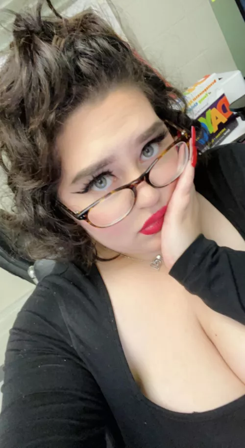 Help me pass the day? ❤️