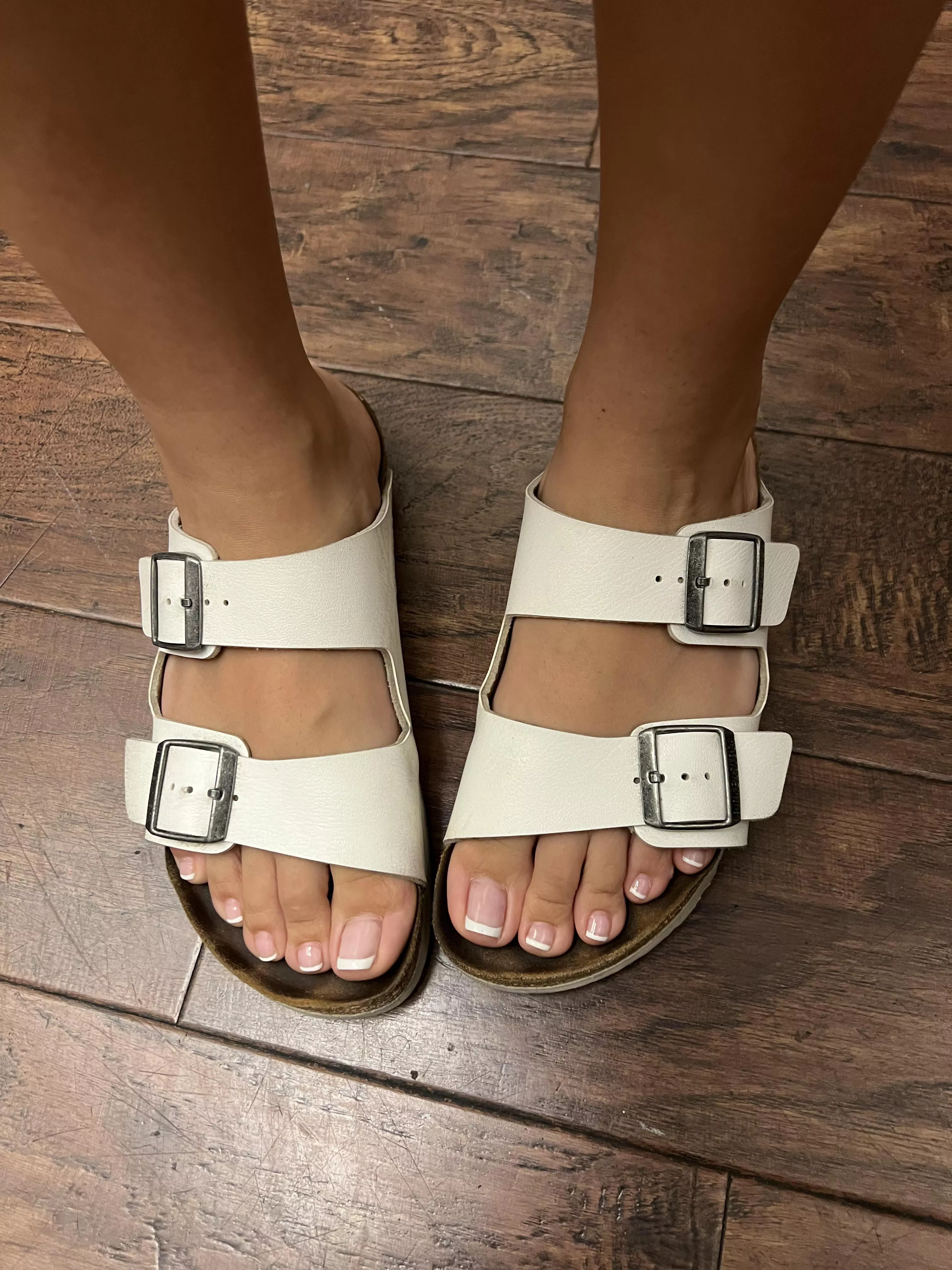 How hard do you wanna stroke for these French pedi toes in Birkenstocks? 🤭