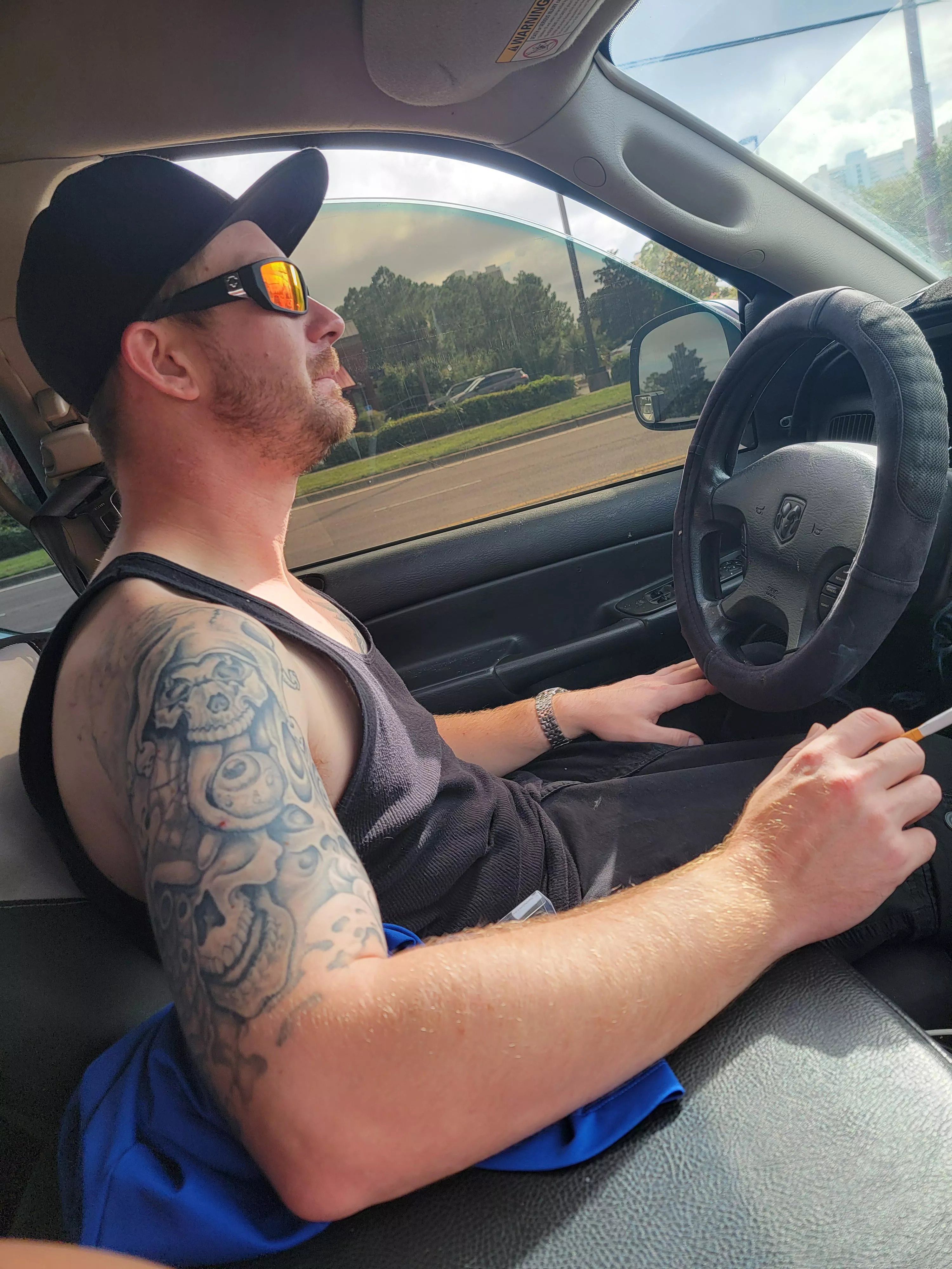 ladies dm me let's chat