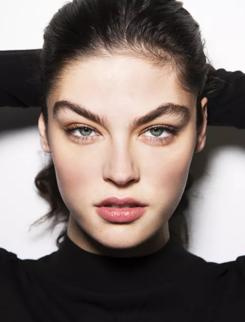 Lauren Layne by Max Papendieck