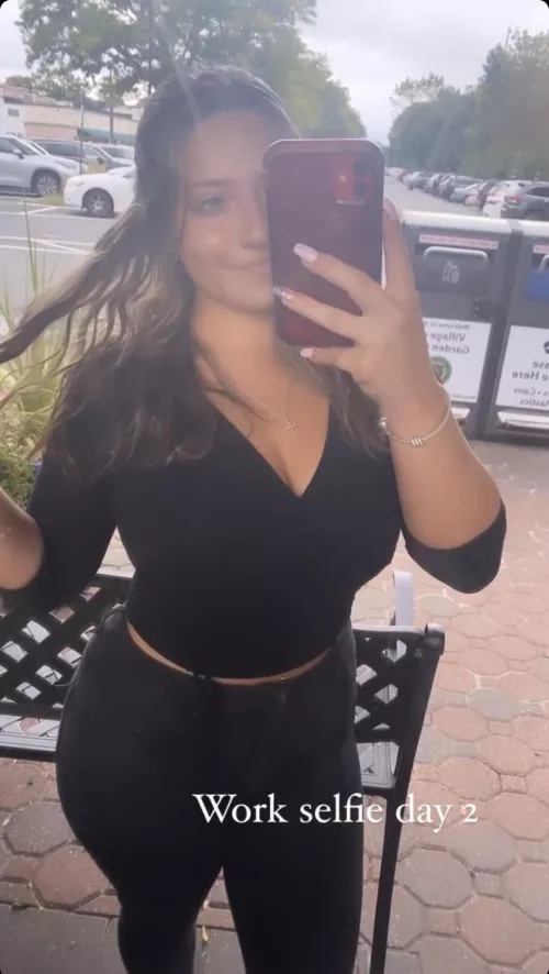 looking for buds with beautiful cocks who wanna be worshipped like an alpha king. kik: throwawayjobuds