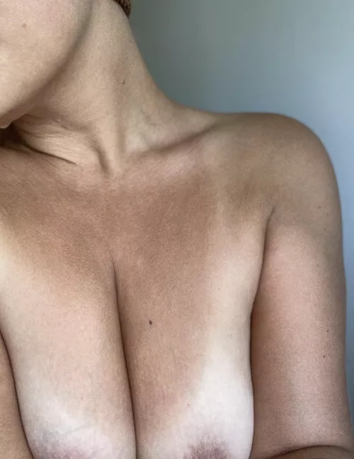 My tanlines are settling in just nice. I think I’m gonna keep ‘em.