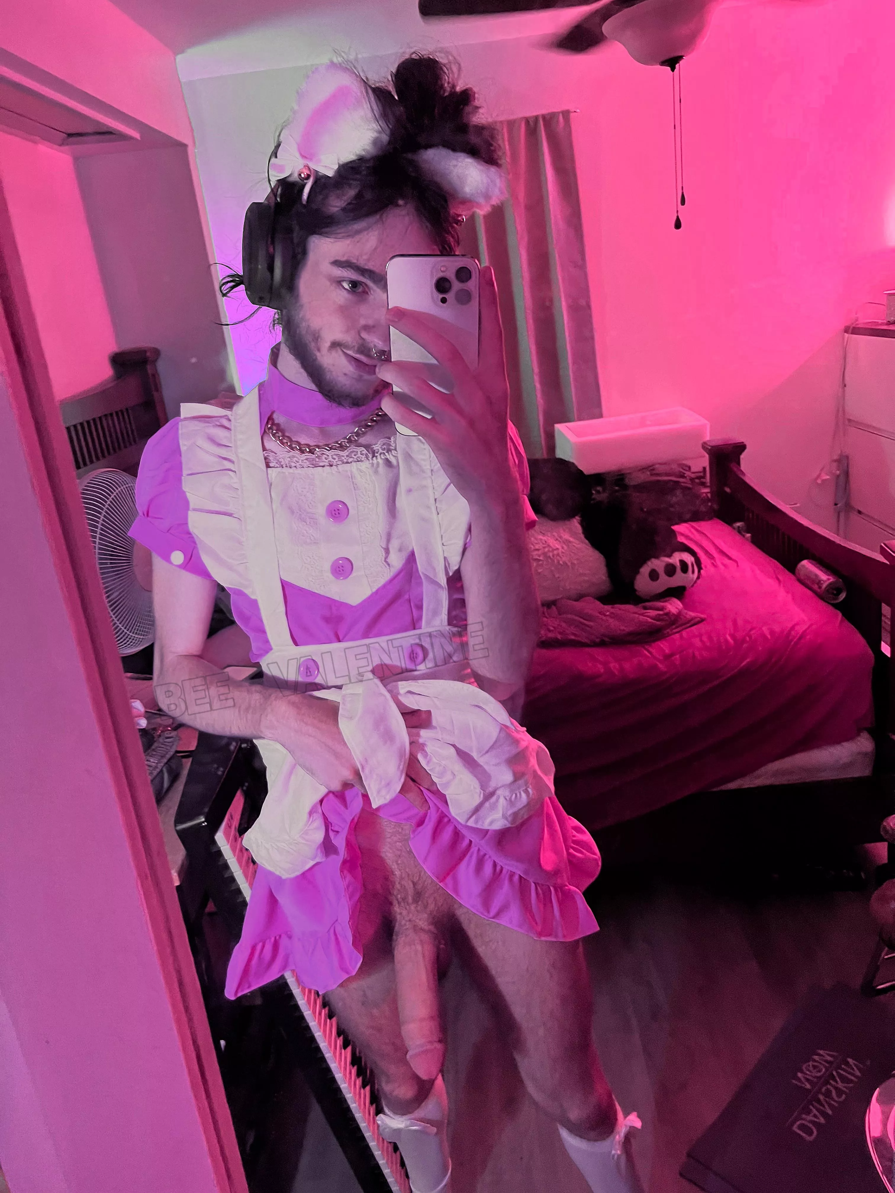 are you totally straight or are you a little flexible?🥰