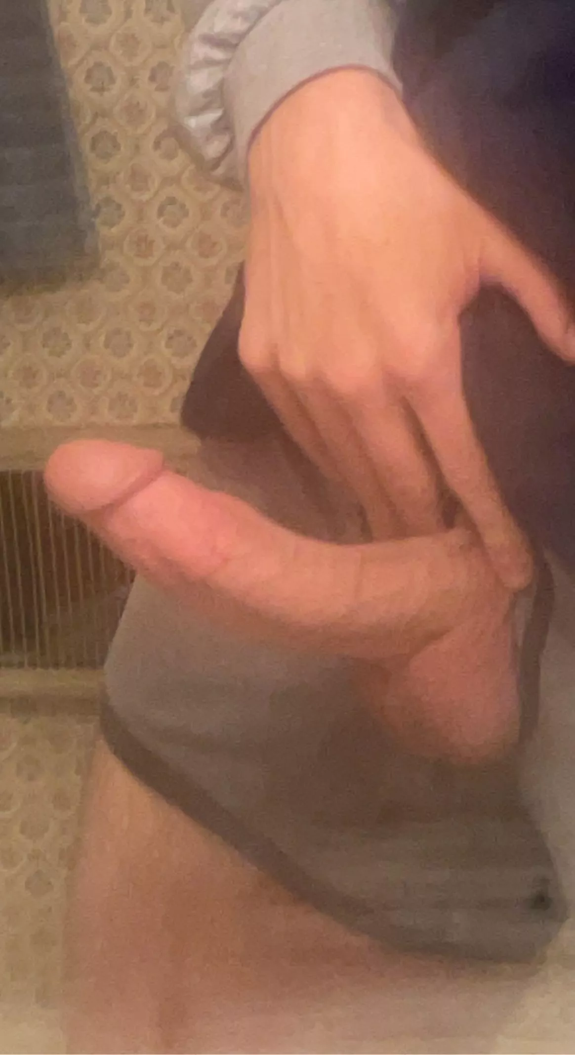 Can anyone use an 8” cock rn??