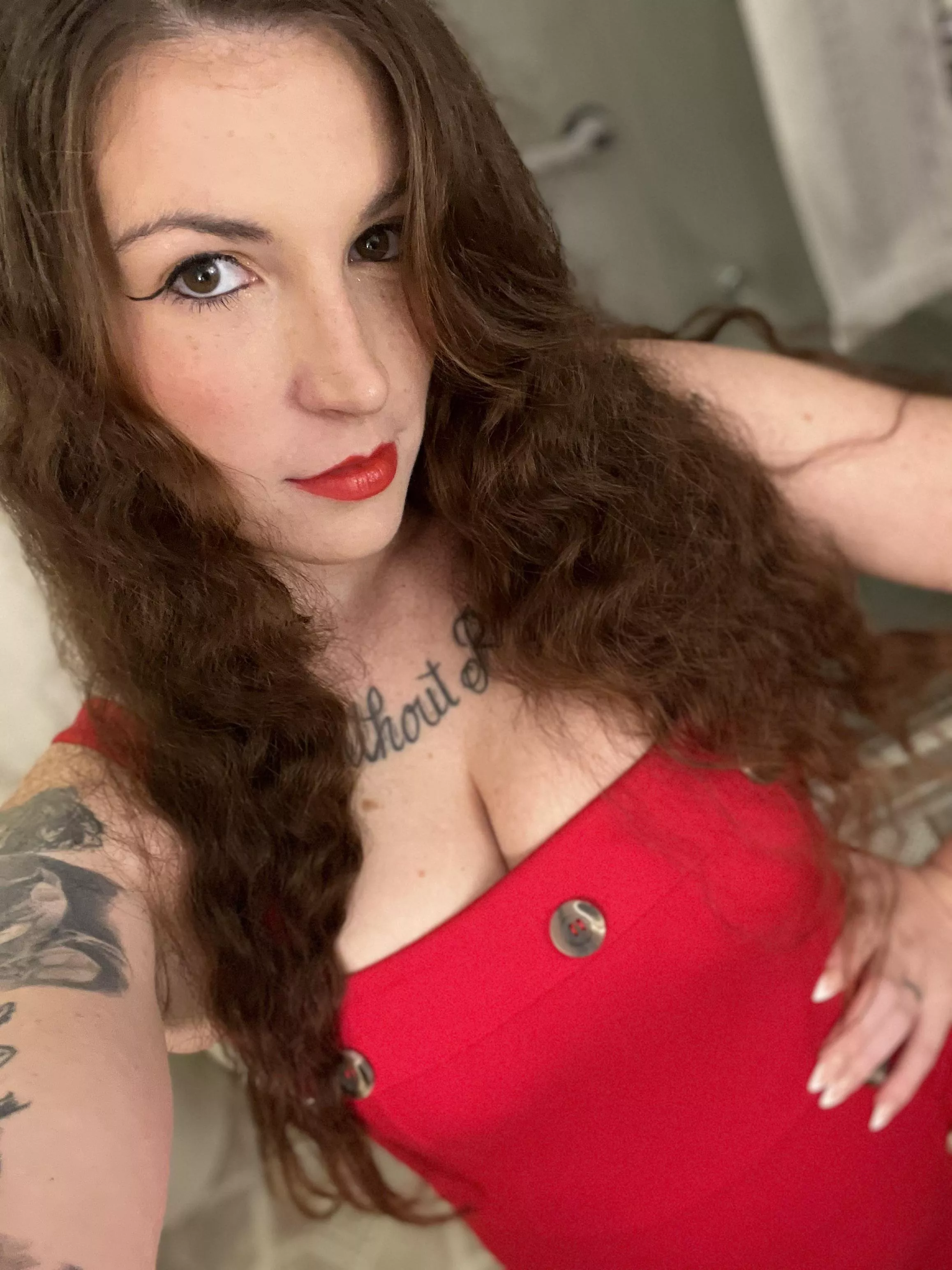 Come submit to your superior goddess beta boi