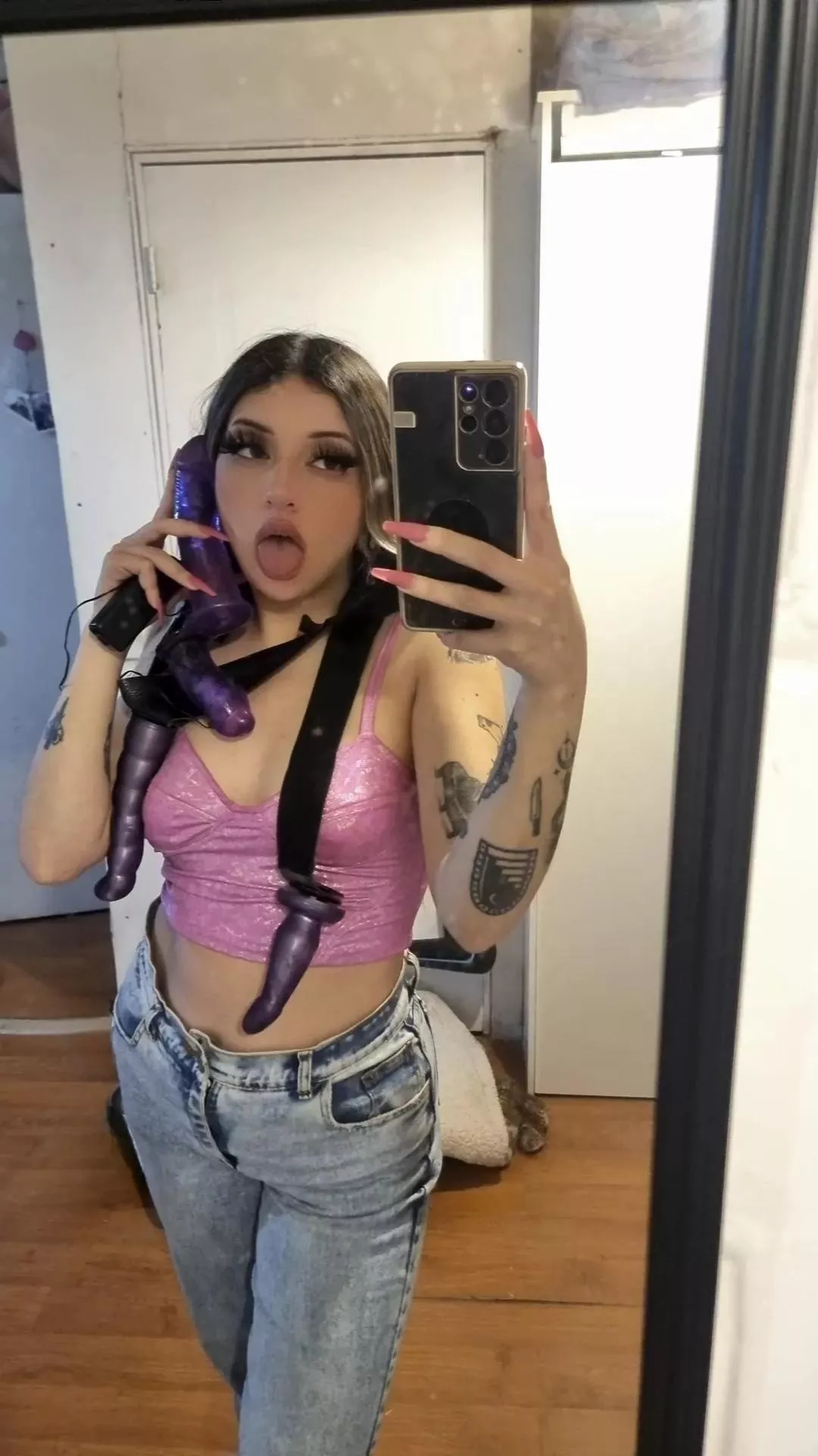 Hey cucky 😈 which one of the four do you want me to break you with first? 🍆