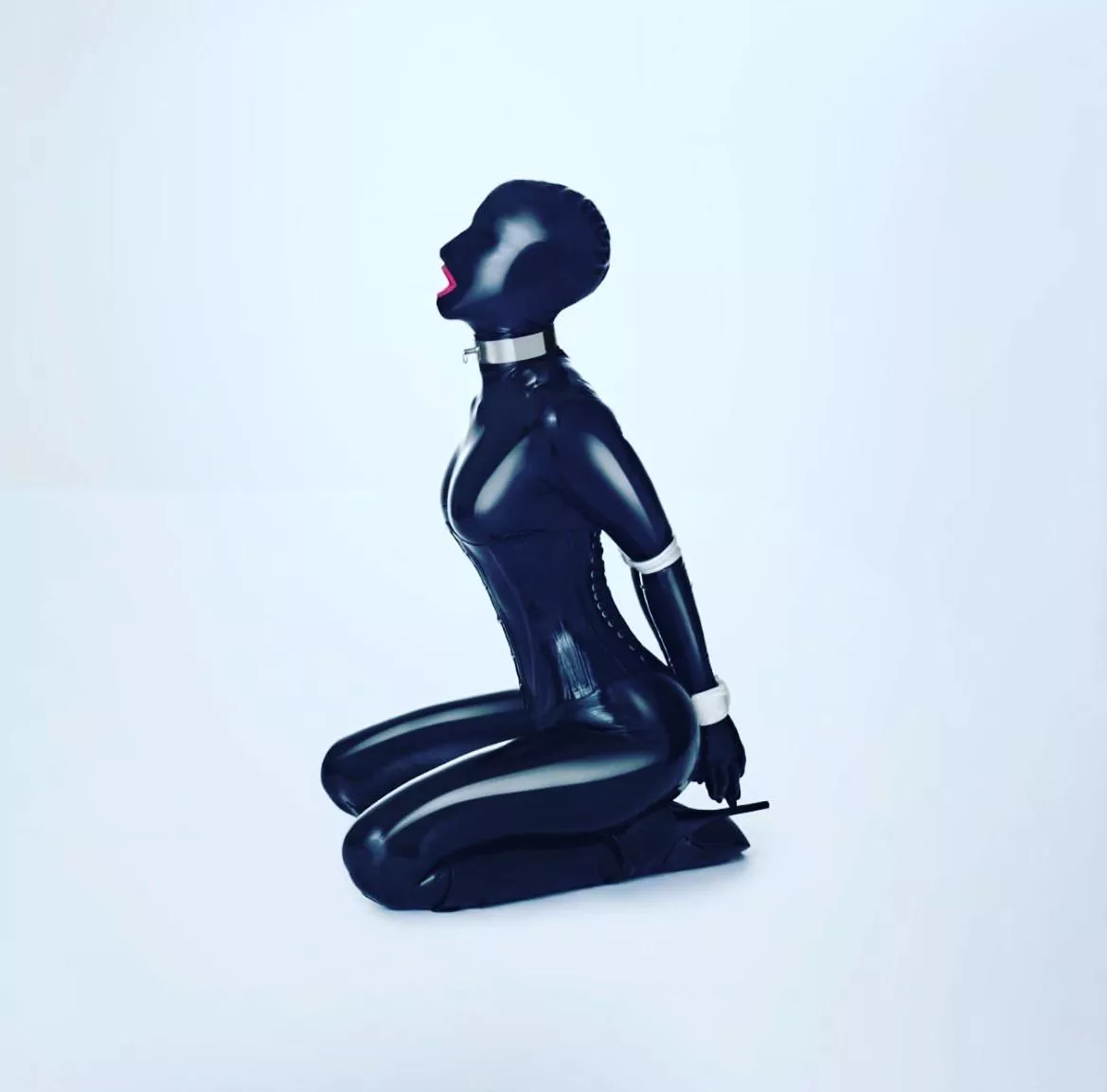 I love to be fixed and shine 🖤