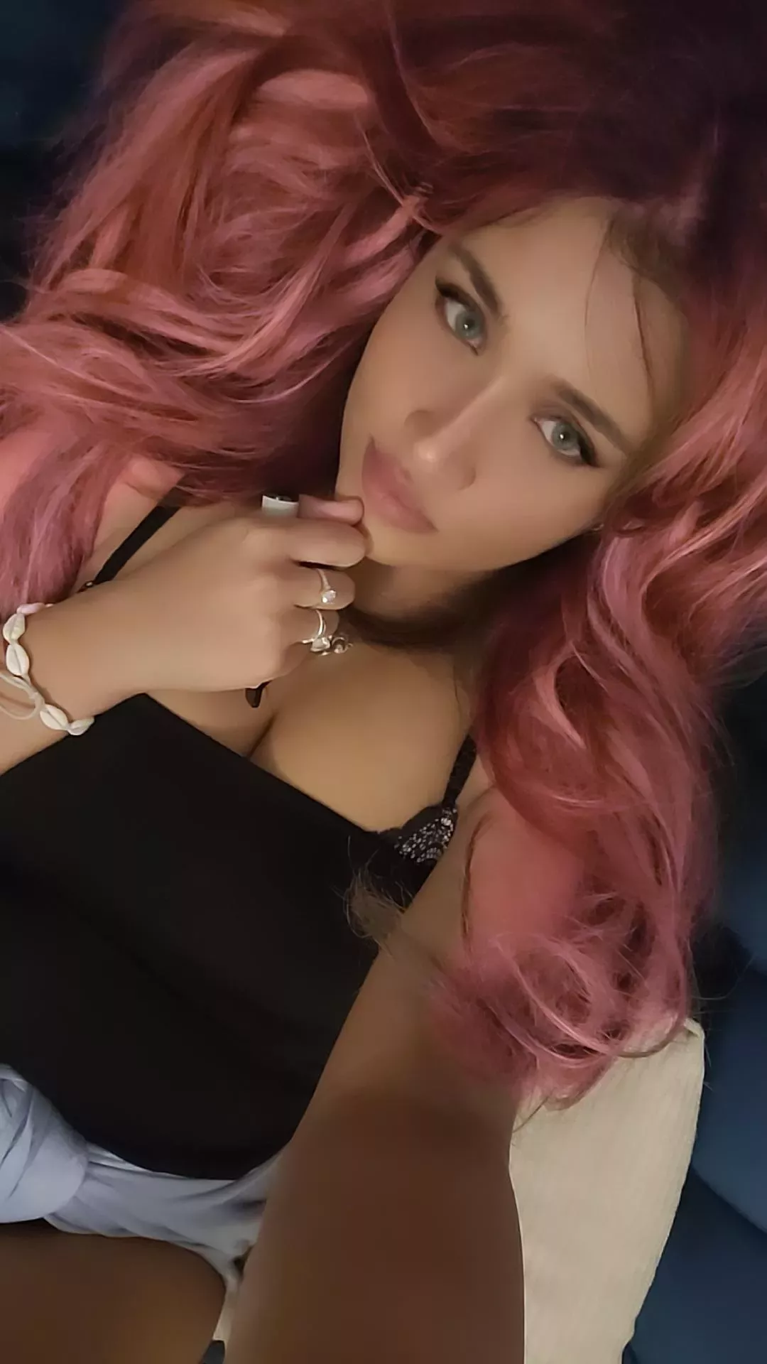 I need to start gyming again 🙈 come watch me squat and jog naked?