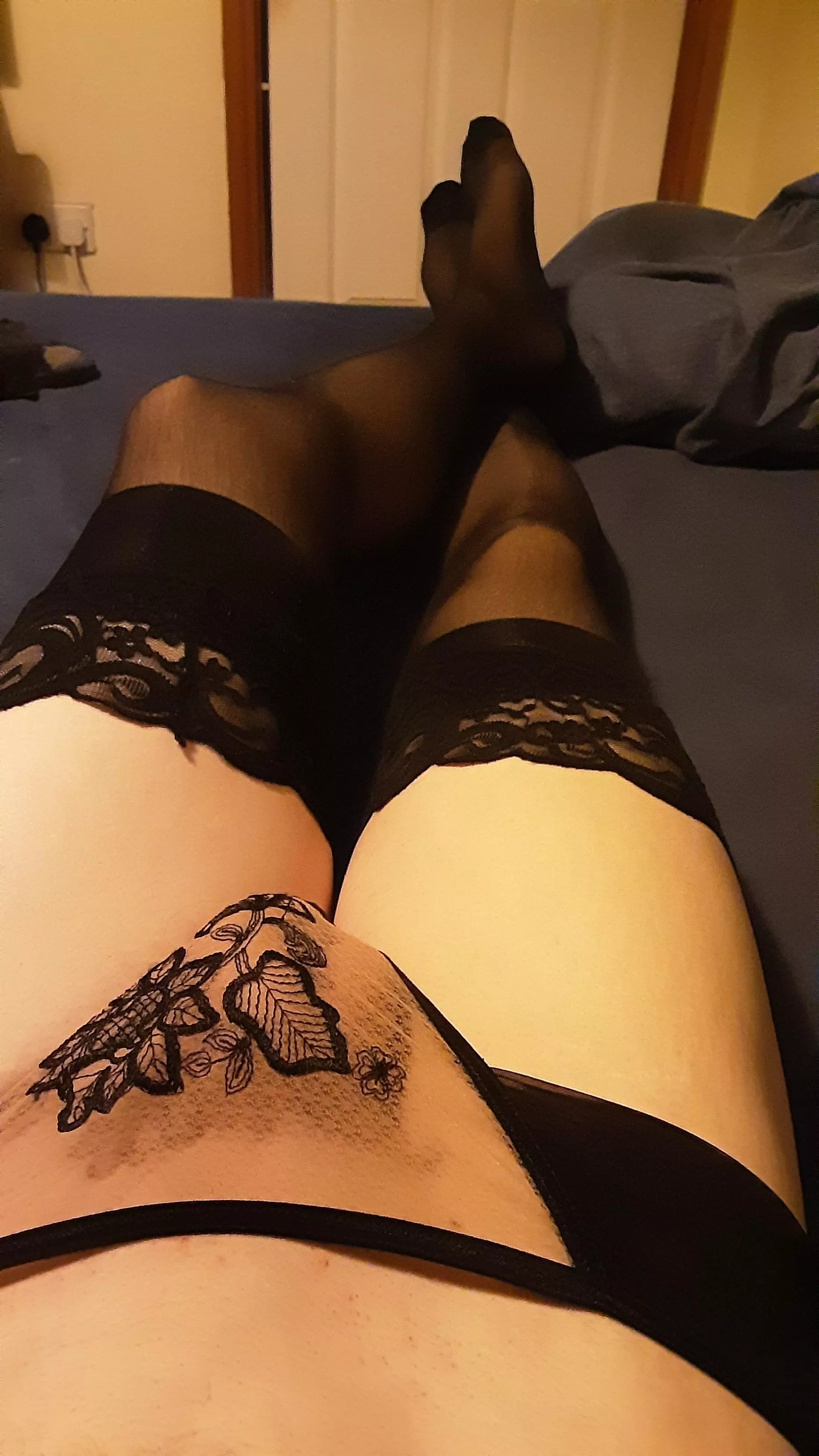 New to this shaved my legs for the first time today feels amazing 💖💖