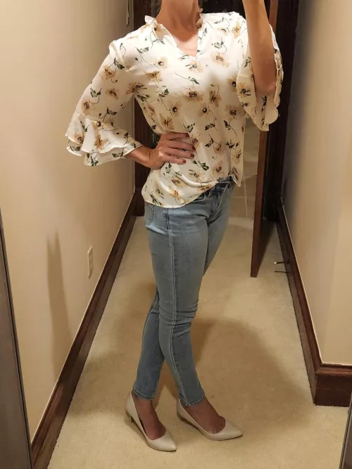 Skinny jeans are my faves 🤍