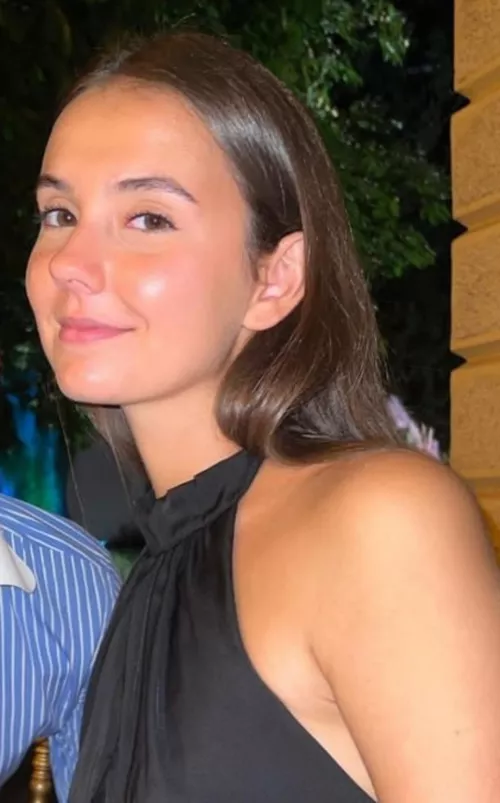 thumbs up if you would let her suck your balls