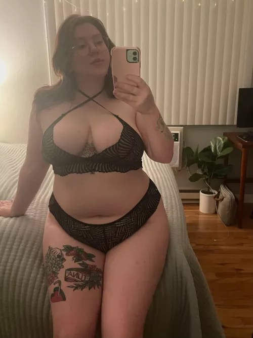 who wants to tuck me in 👉👈