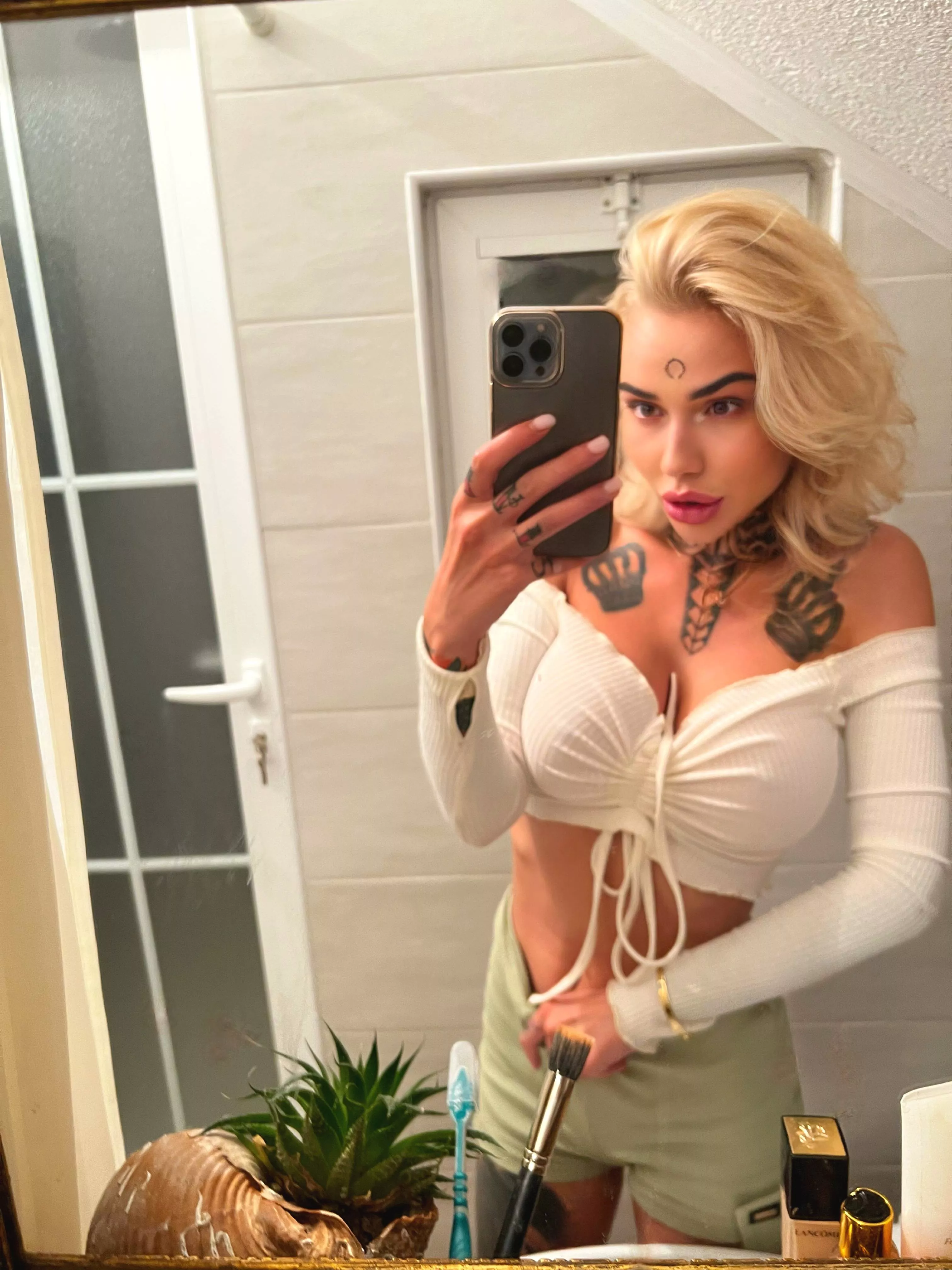 Would you keep me a secret? I like being sneaky