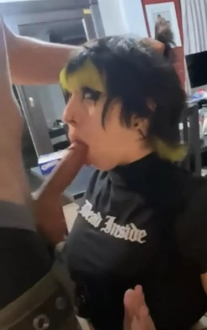 A video of this was posted in this subreddit earlier but no one found anything. Help!