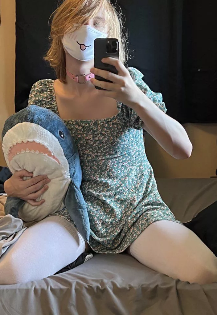 Do I look like a cute enough femboy to cuddle and hug all night?🥺