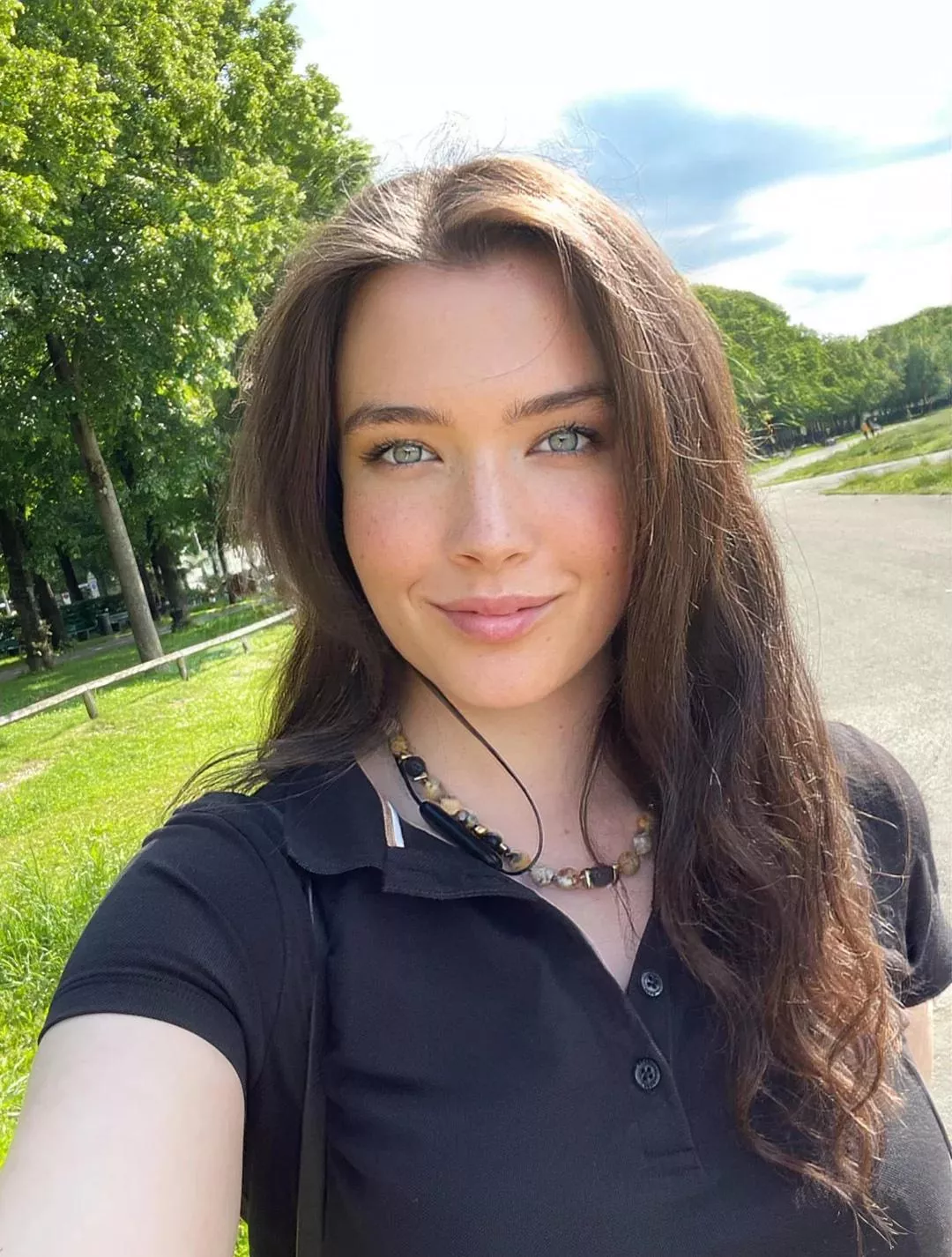 hit me upp for some [F]un! 🥳 if interested, check my menu on klk: nickizeys 🔥