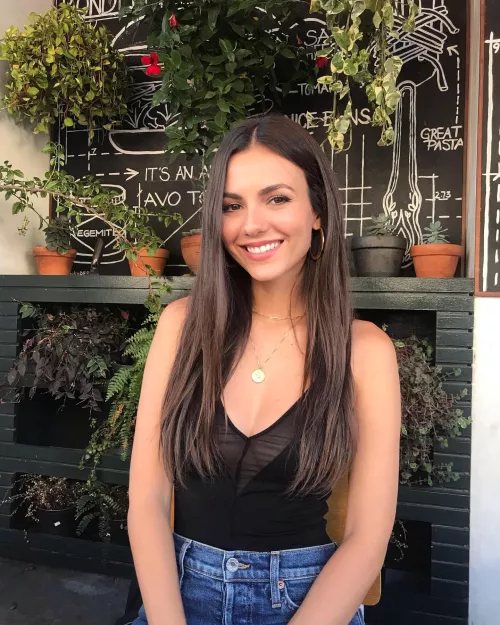 i love stroking to victoria justice with bottom buds