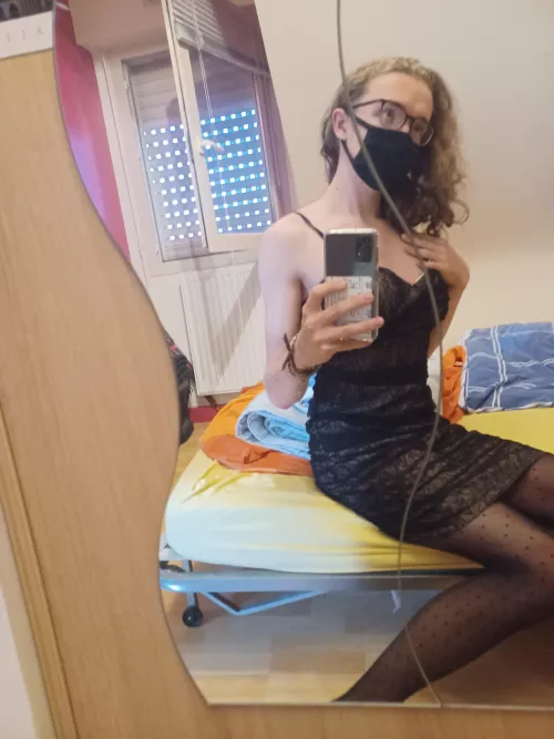 I want someone to worship me !