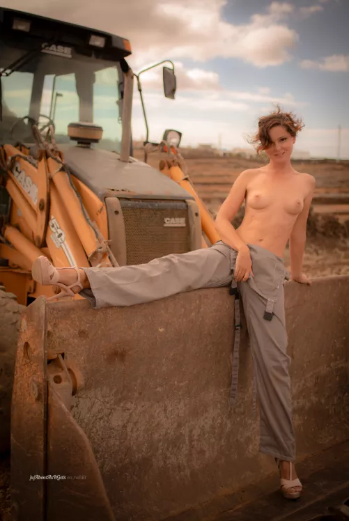 I was not disturbing, they were on the break and just barely watching. [IMG]