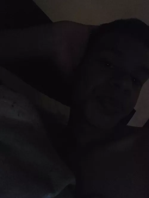 I'm so bored please comment down below, I can't get to sleep