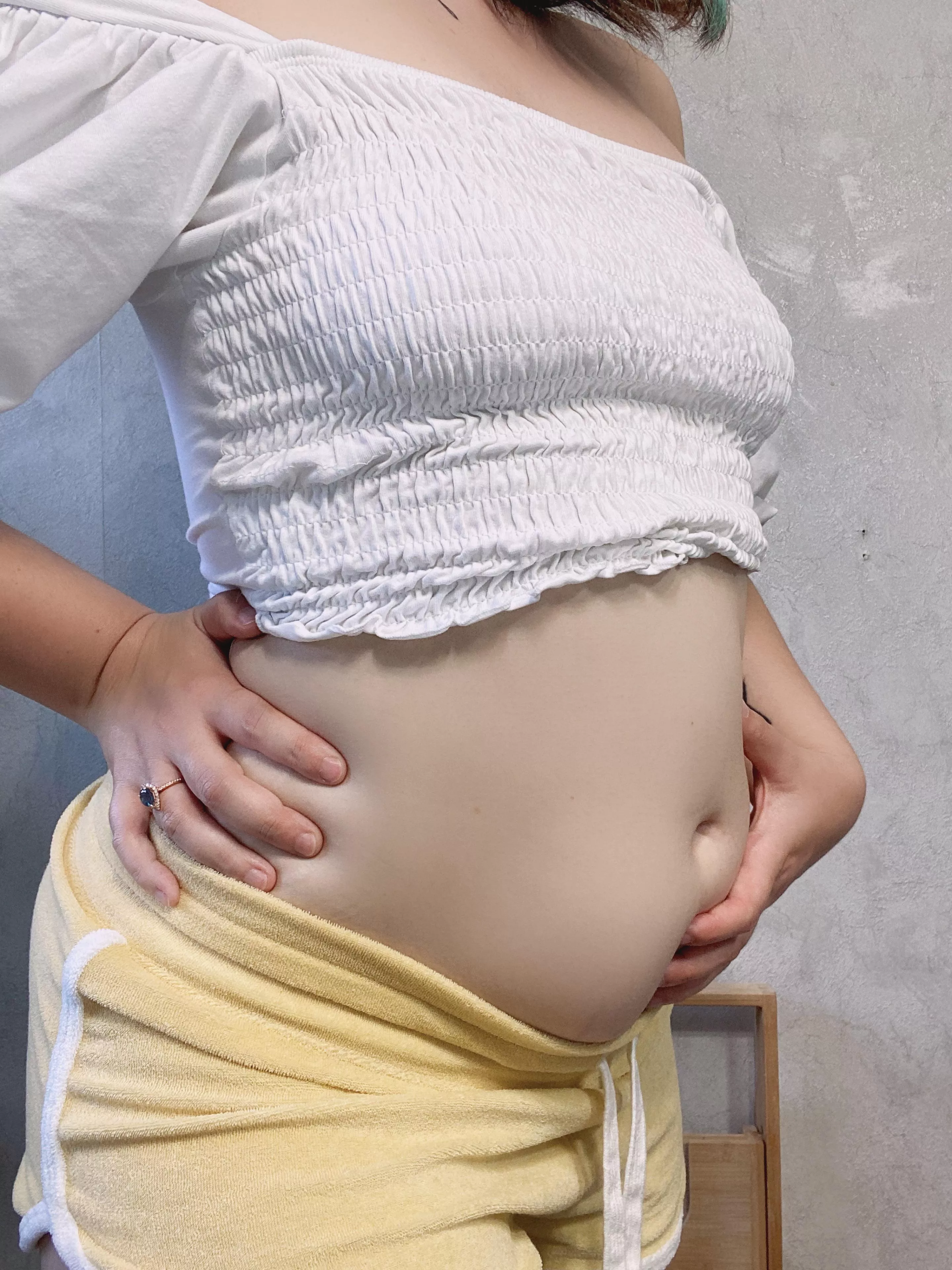 Indulged my way into a look I like to call “is she pregnant or just stuffed to the brim?” 😈🫣 can’t believe how heavy and big my belly gets! 🤤