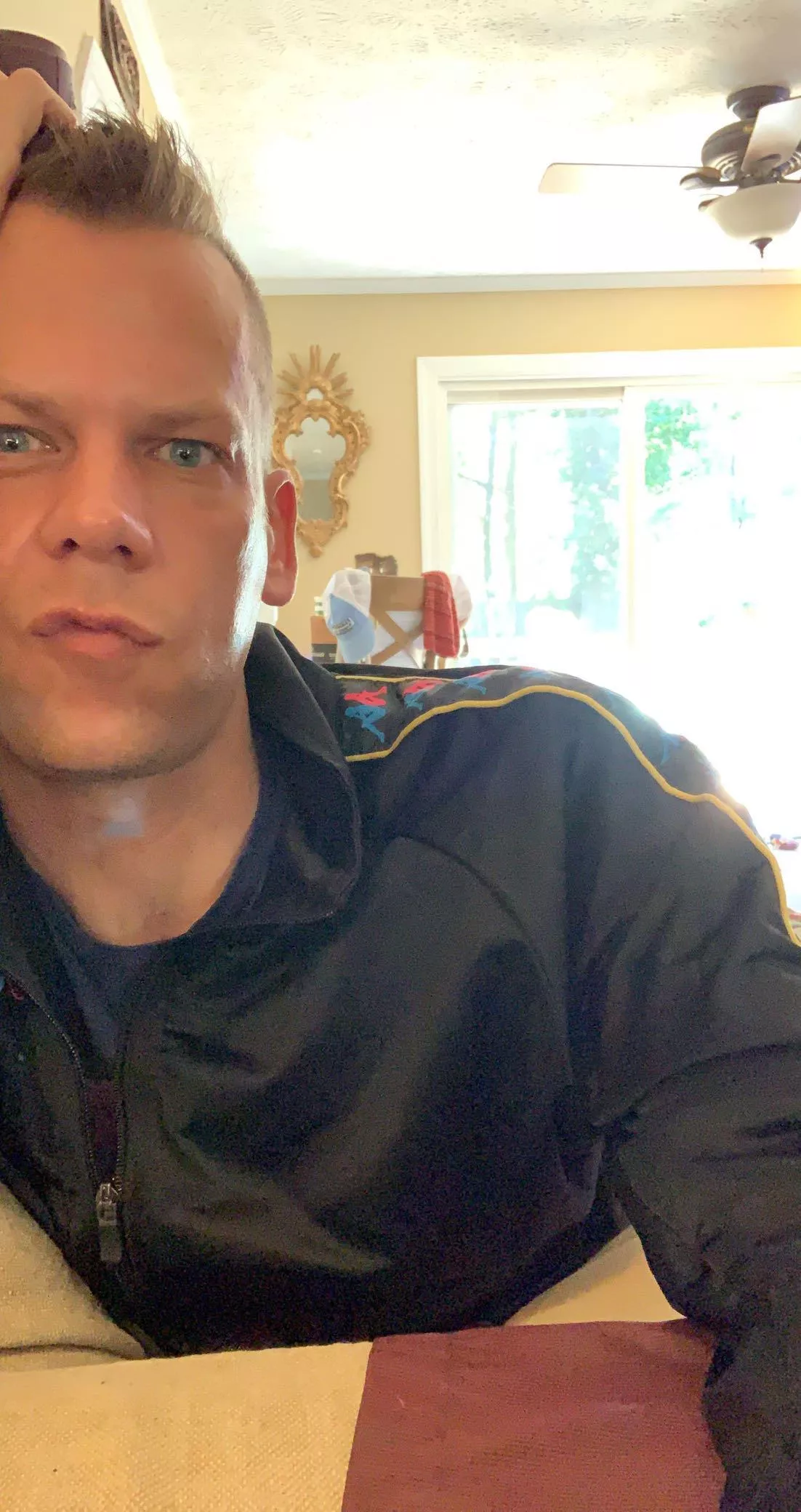 I’ve recently found myself semi-addicted to the Sims. New here - cheers!