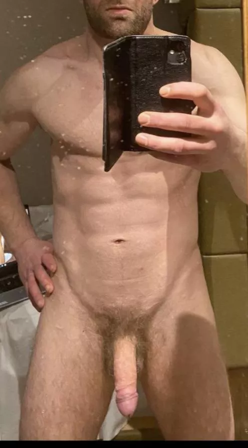 M39. 5ft 9'. 170lbs. This is me😊