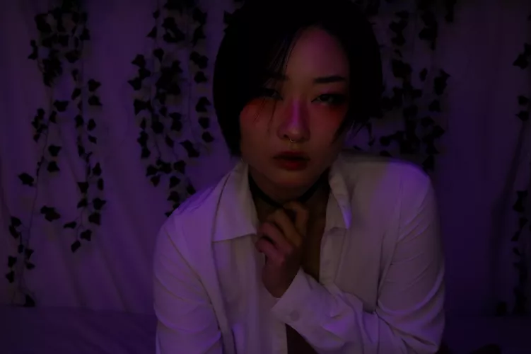 Moody lights and a collar. What else can you ask for?