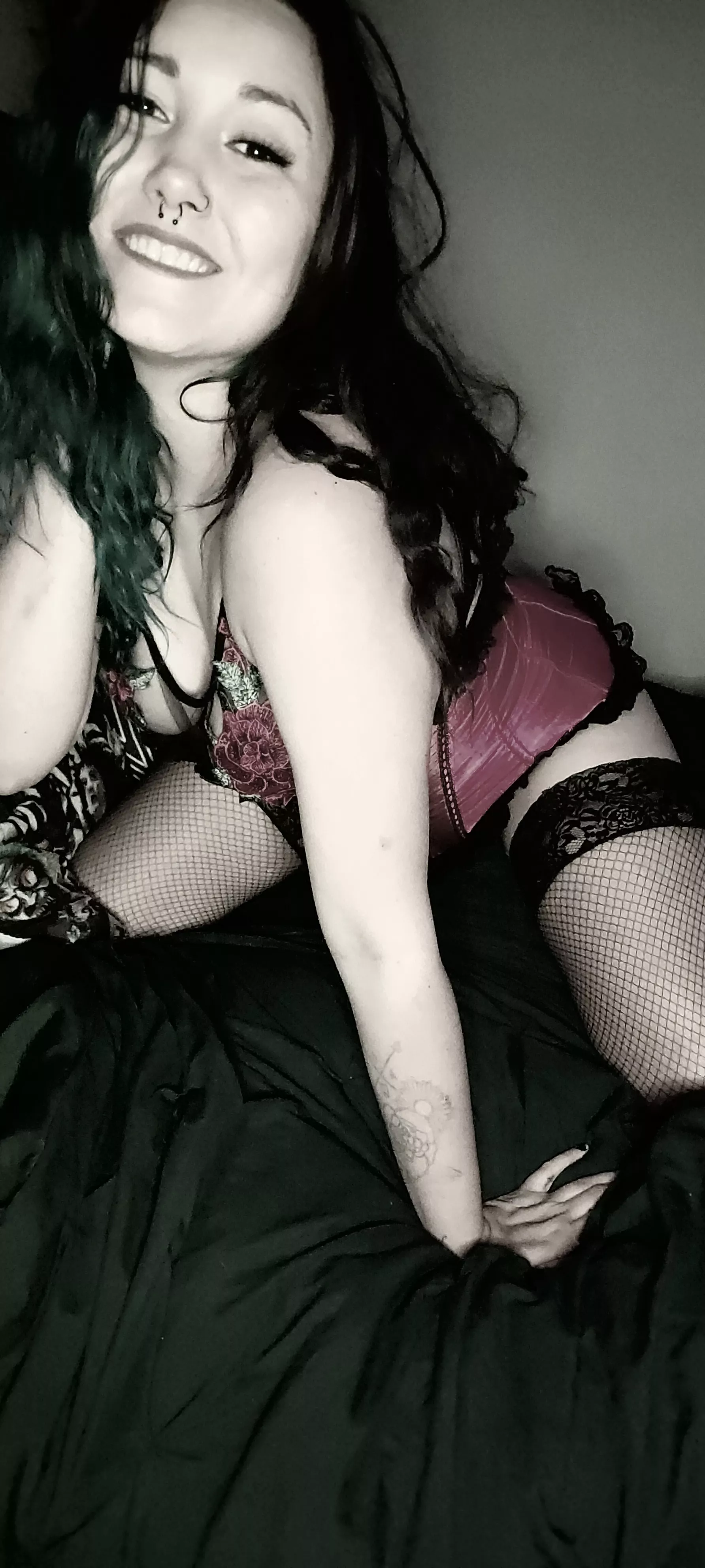 ✨✨ Sexy red corset, sexy red lips ✨✨