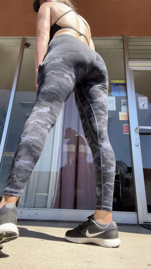 updoot if you can never get enough leg gains [f]