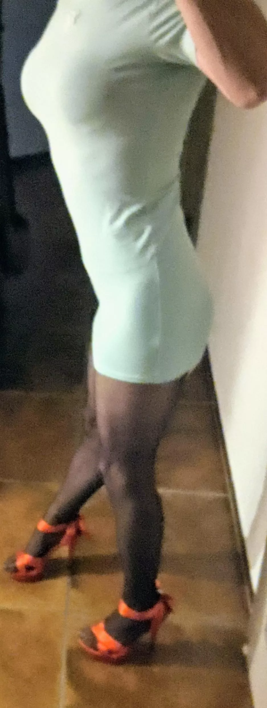 You come home and open the door exactly in the moment when I take a picture in the dark with flash. You see this for a second and then all black again. What are your first thoughts. 😁 (stated that you would expect me to be at your home 😉)