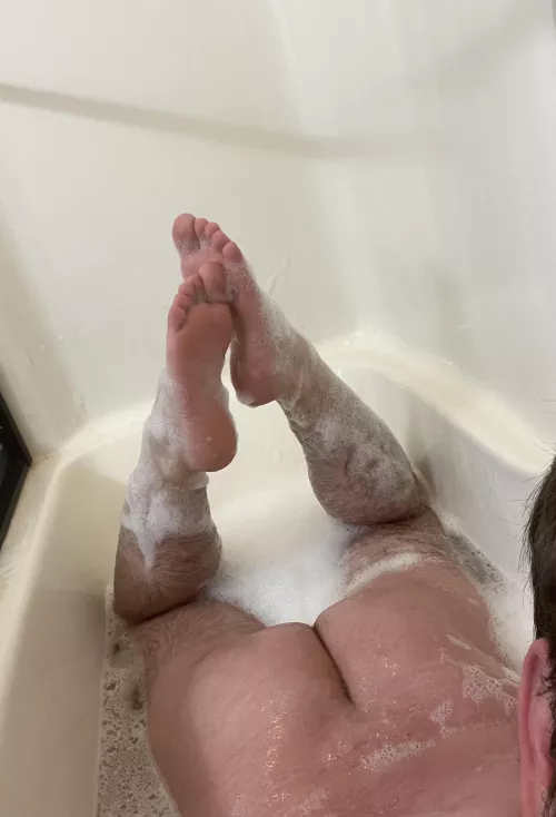 Bath time makes me soo horny😘