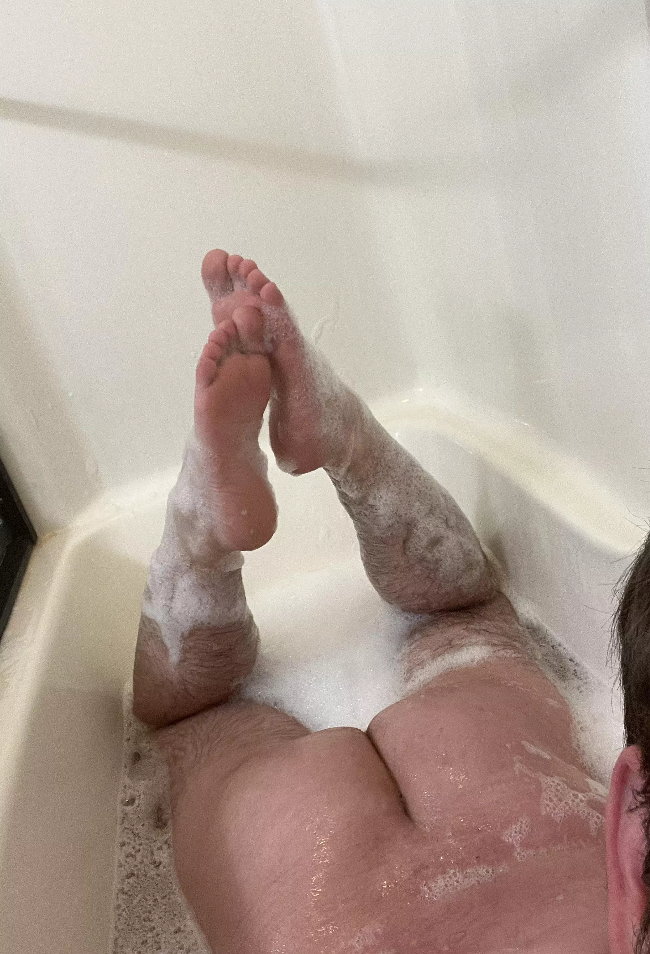 Bath time makes me soo horny😘