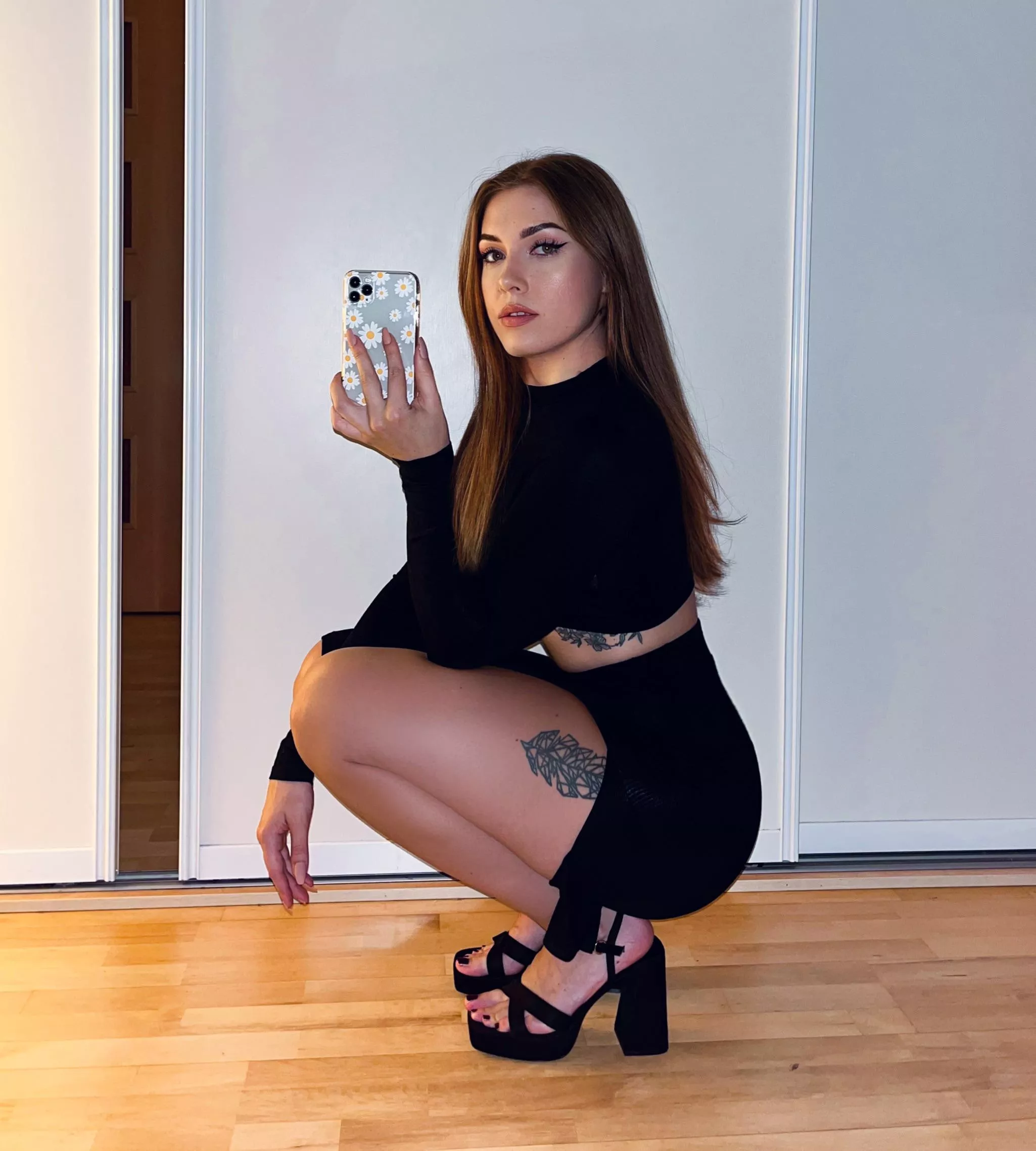 Cute enough for a Friday night out? 🍍