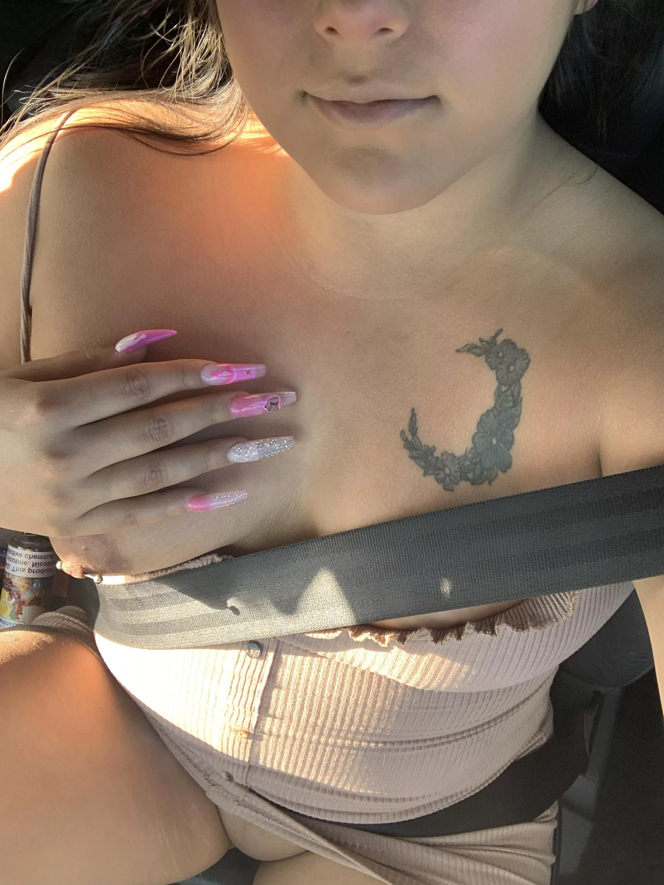 Daily dose of Latina pussy 😘 50% off limited offer ❤️ loves making custom content, fetish friendly, anal, b/g, solo,and more ..❤️over 800+ pictures/videos waiting for you ❤️