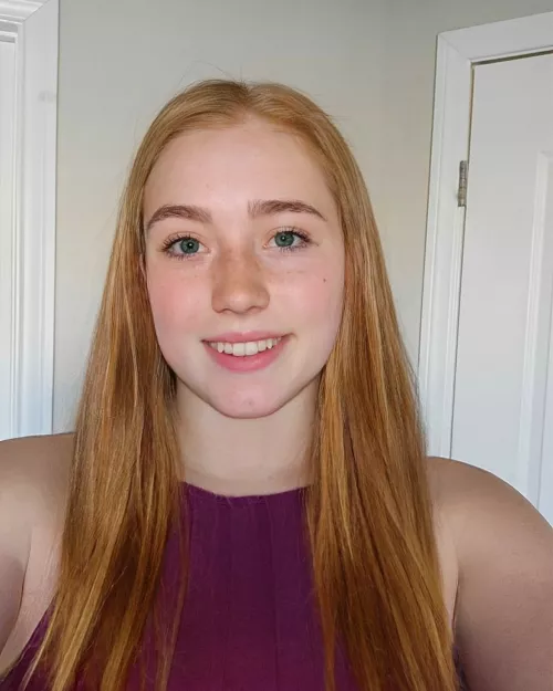 Do you prefer make up or bare face? I like my face bare but I feel more confident with makeup on